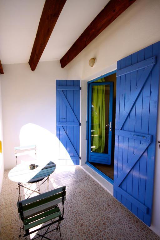 Hotel U Liamone Saint-Florent  Zimmer foto